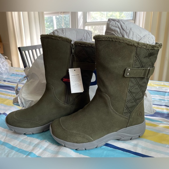 Winter Boots - Picture 3 of 9